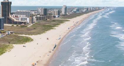 TheGlamPad! Views to dunes, ocean, SpaceX. Steps to the beach. Family-friendly