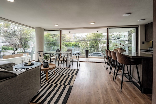 Apartamento Confort, balcón, vistas a la ciudad | Cocina privada | Cafetera o tetera y hervidor eléctrico