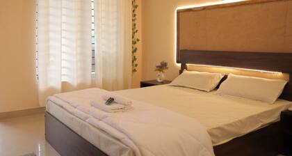 Serenite Retreats - Premium 3BHK Suite