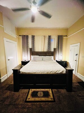 Iron/ironing board, WiFi, bed sheets