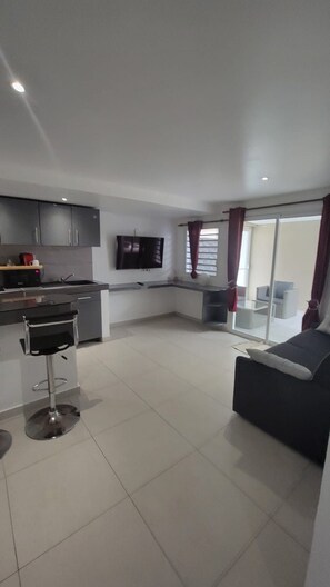 Studio | Living area | TV - Complex Relax (Kourou)