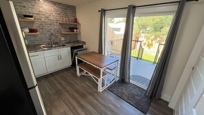 Micro-ondes, four, plaque de cuisson, lave-vaisselle