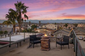 Terrace/patio - Oxnard Beach Retreat  (Oxnard)