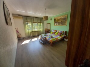 1 soverom, strykejern/-brett, wi-fi og sengetøy