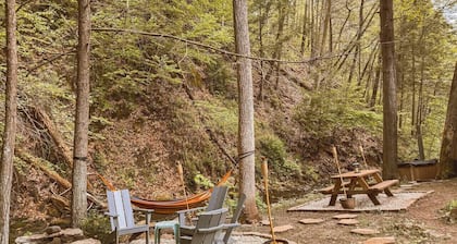 Creek Side Cabin with Wood Fired Hot Tub and Fire Pit