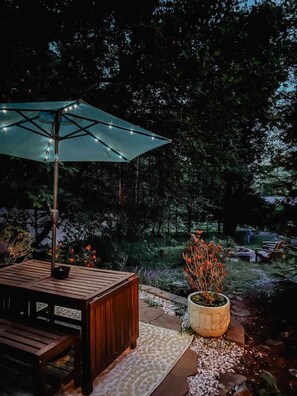 Outdoor dining