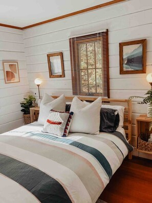 2 Schlafzimmer, Schreibtisch, Bügeleisen/Bügelbrett, WLAN