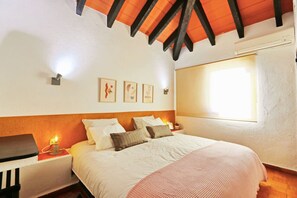 1 bedroom, iron/ironing board, travel cot, free WiFi - Sunny Tavira Retreat by Lisbeyond (Cabanas)