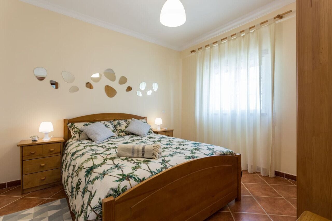 1 bedroom, iron/ironing board, travel cot, free WiFi