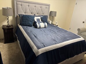 3 habitaciones, tabla de planchar con plancha, wifi y ropa de cama 
