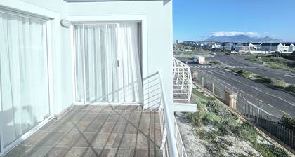Dolphin Ridge Seaside Apartment
