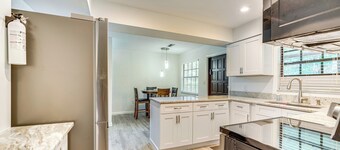 8 Mi to World Equestrian Center: Walkable Getaway