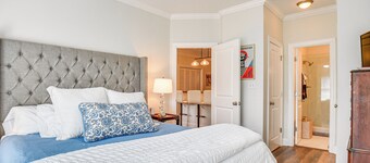 Ultimate Athens Retreat: 1 Mi to UGA & 5 Points
