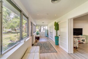 TV, fireplace, books - 5 Mi to Vero Beach: Vintage Home w/ Sauna & Grill! (Vero Beach)