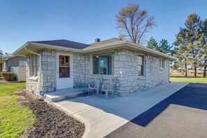 Exterior - Private Patios & Sunset Views: Francesville Home (Francesville)