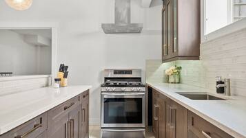 Lave-vaisselle, cafetiÚre/bouilloire, bouilloire électrique, grille-pain