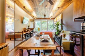 Dining - Location! Steps to Beach Ocean View Pool Gym

 (Playa del Carmen)