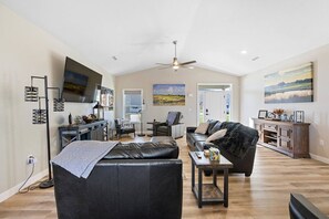 Fernseher, Stereoanlage