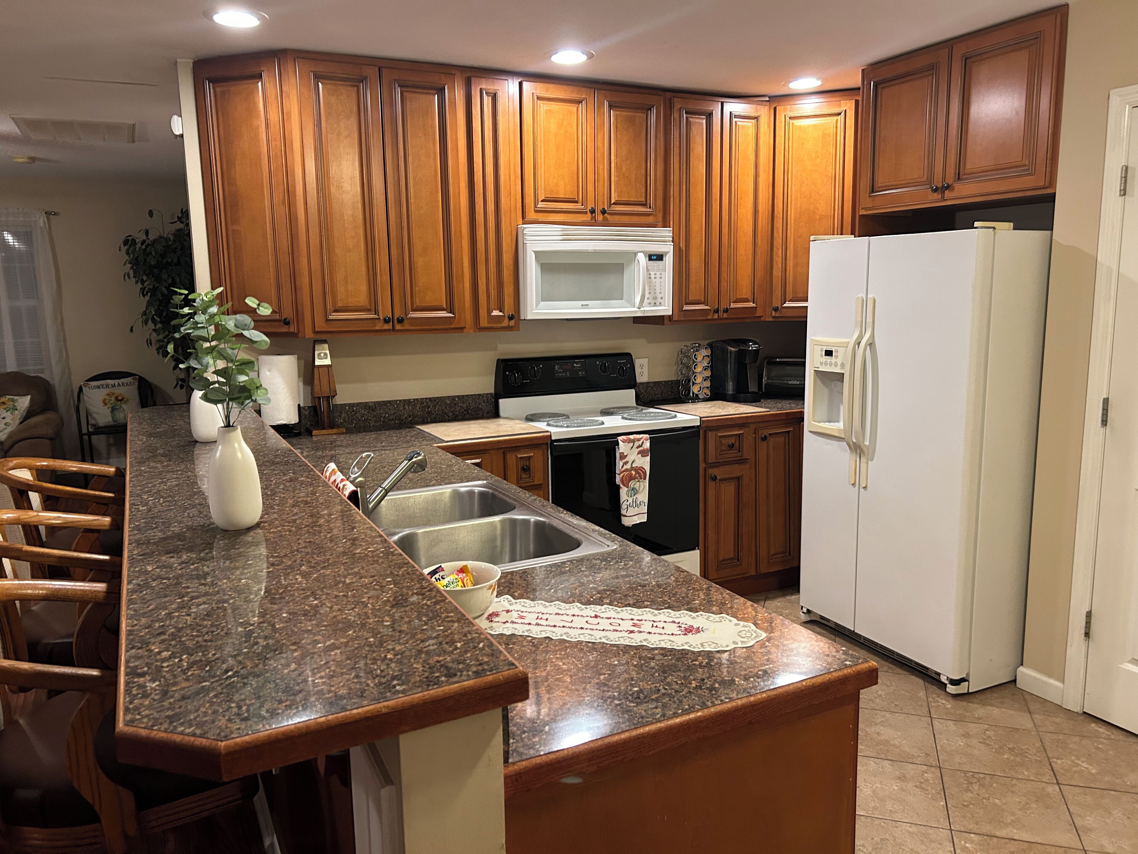 冰箱、微波炉、烤箱、炉灶