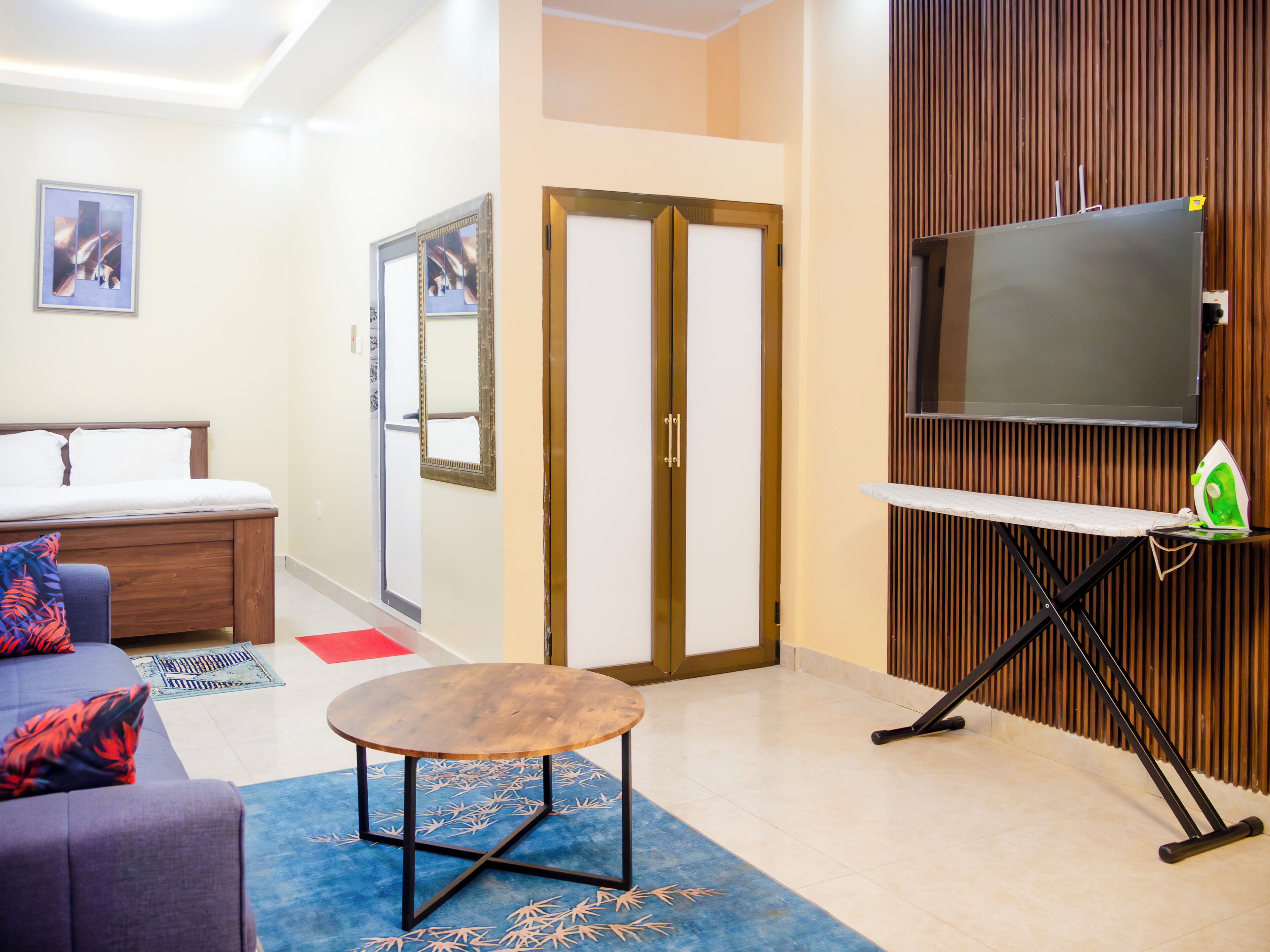 Deluxe Studio, Balcony | Laptop workspace, free WiFi