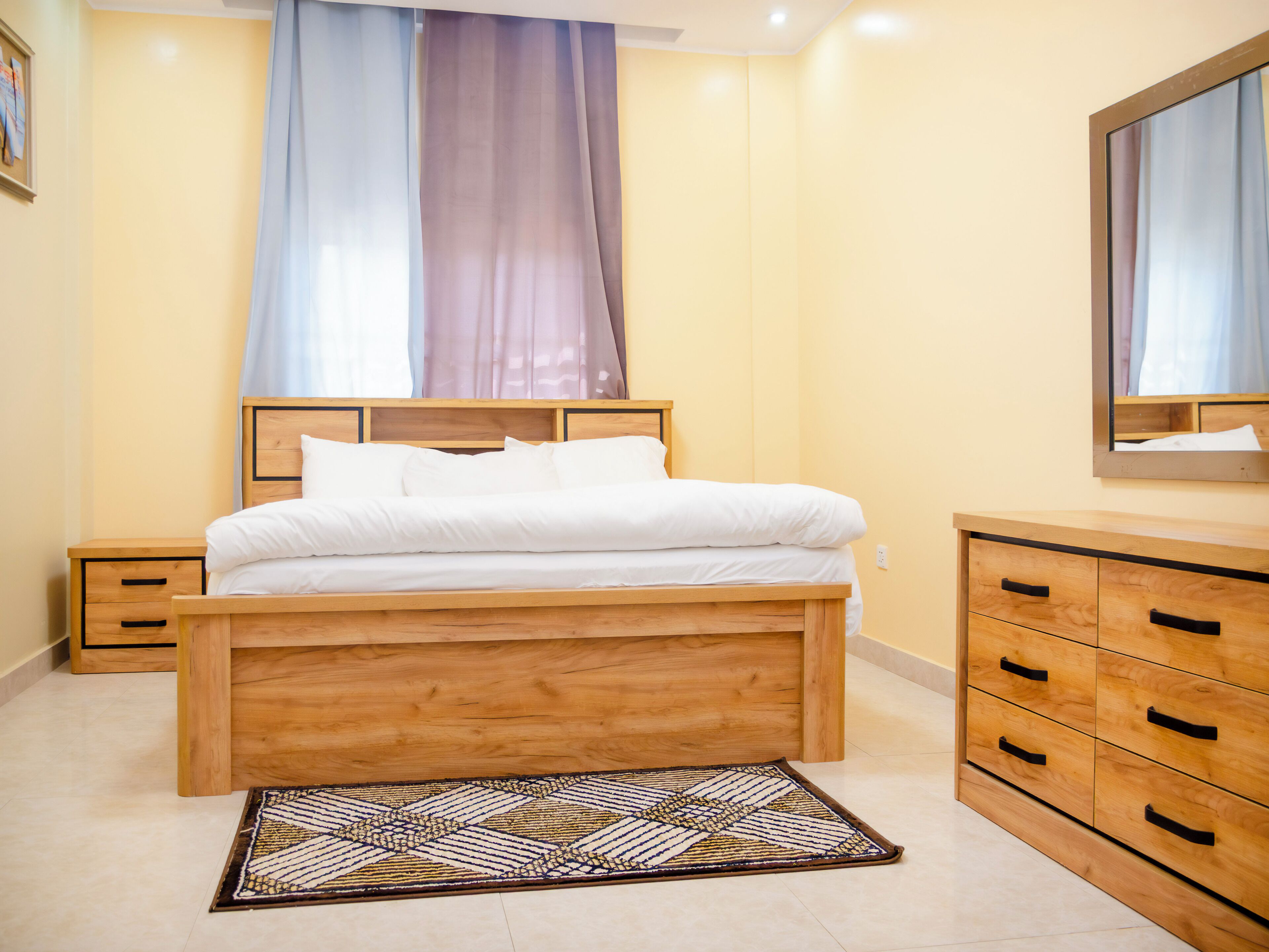 Departamento Deluxe, balcón, vista a la ciudad | Espacio para trabajar con laptop y wifi gratis 