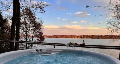 The Ridge | Lake Front | Hot Tub | Kayak+Pvt Dock