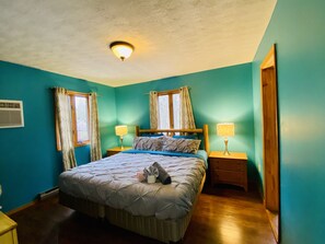 6 habitaciones, escritorio y tabla de planchar con plancha 