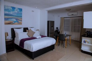 9 dormitorios, tabla de planchar con plancha, wifi y ropa de cama