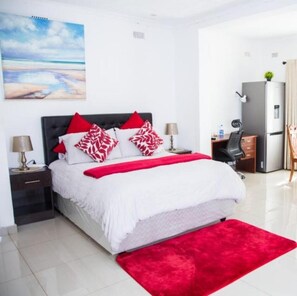 9 chambres, fer et planche à repasser, Wi-Fi, draps fournis