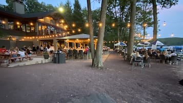 Buiten dineren