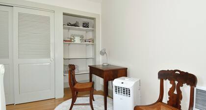Updated 3-bedroom historic farmhouse, amazing kitchen, walk to Linfield in 5 min