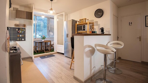 Coffee/tea maker, fridge, microwave, oven - Écrin de Lumière in Vienna (Vienne)
