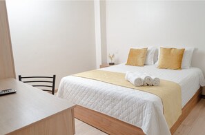 9 bedrooms, iron/ironing board, WiFi, bed sheets