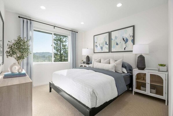 4 bedrooms, iron/ironing board, WiFi, bed sheets