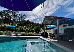 Outdoor pool, a heated pool - Red Pepper Retreat-heated pool, hot tub,walk, hike and/or bike to Annadel Trail (Kenwood)