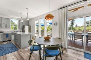 Dining - Red Pepper Retreat-heated pool + hiking trails (Kenwood)