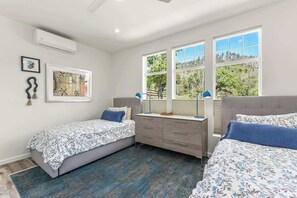 2 bedrooms, iron/ironing board, WiFi, bed sheets - Red Pepper Retreat-heated pool + hiking trails (Kenwood)