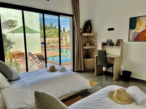 4 habitaciones, tabla de planchar con plancha, wifi y ropa de cama 