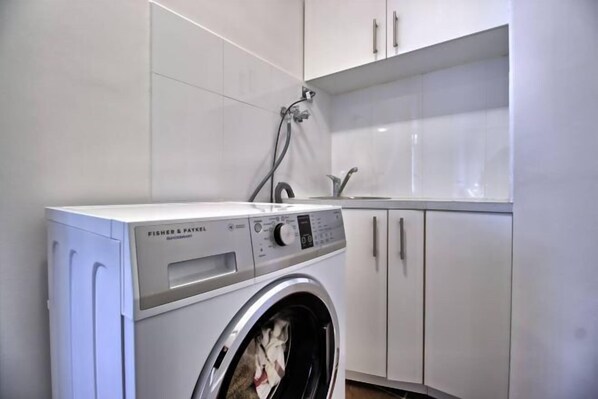 Laundry room - Modern North Adelaide 2 Bedroom w/Wifi + Parking (North Adelaide)