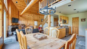 Smart TV, fireplace, books, offices