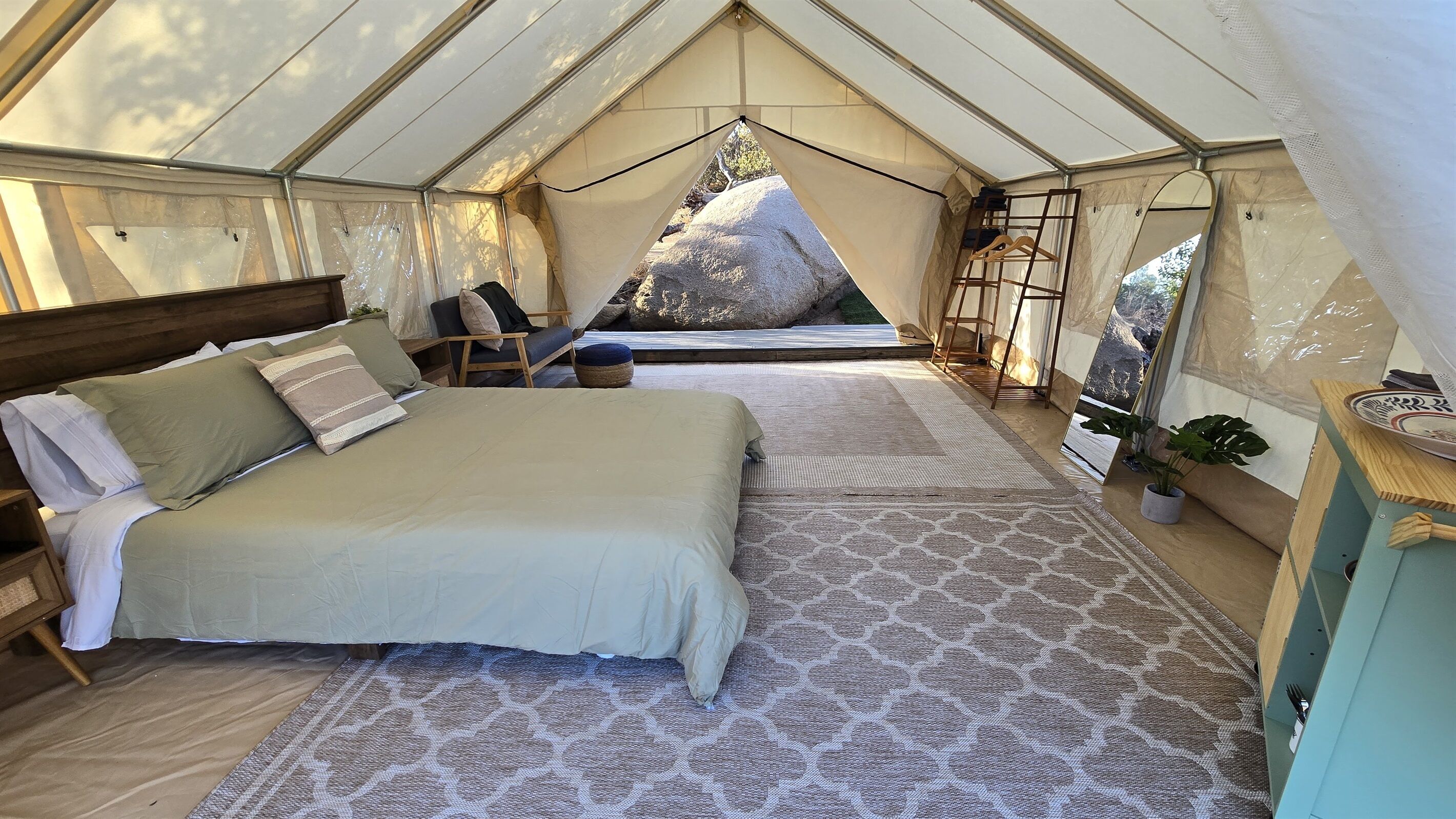 1 chambre, lit parapluie, draps fournis