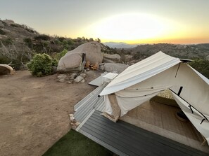 Terrace/patio - A Cozy Sunrise Glamping Escape with Panoramic View (Fallbrook)