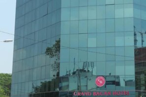 Unclassified image, 3 of 19, button - Grand Bagan Hotel (Butterworth)
