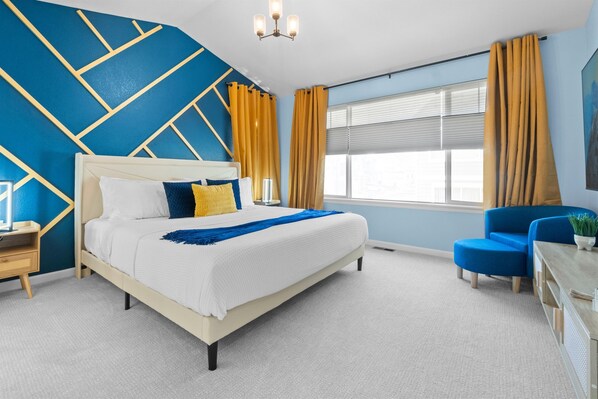 5 bedrooms, desk, iron/ironing board, travel cot