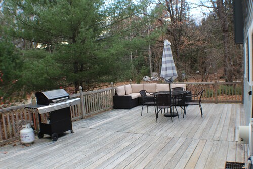 Charming 3-bedroom house with AC, WiFi, Sauna and Hot tub in fabulous Fryeburg