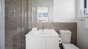 Shower - Moonee Beach Getaway - (Moonee Beach)