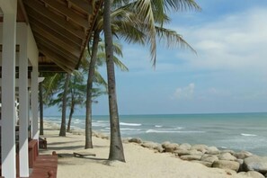 Private beach nearby - Sutra Beach Resort, Terengganu (Kampung Ru Tapai)