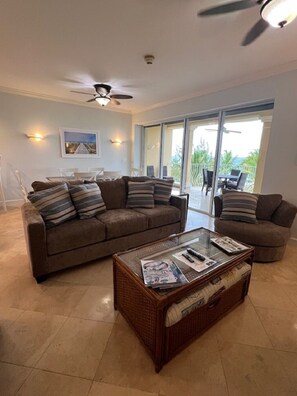 TV - Villa Renaissance Villa 303: 2 Bedrooms, 2 Bathrooms, 3rd floor, Ocean Front
(Grace Bay)