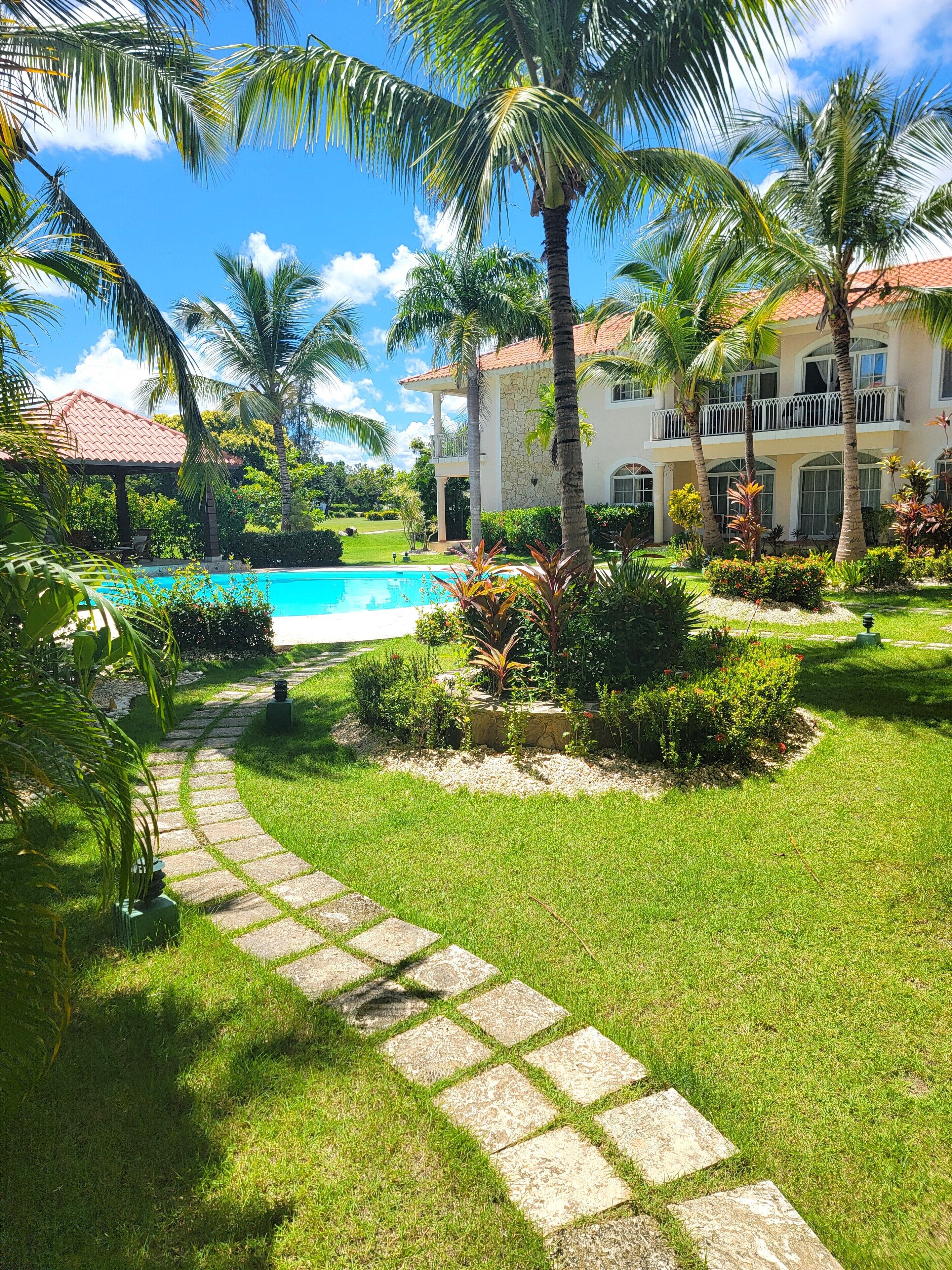 المنطقة المحيطة بالمنشأة