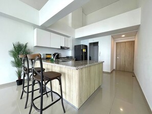 Fridge, microwave, oven, stovetop - Entire housing: rented housing in Cartagena de Indias, Colombia (Cartagena de Indias)